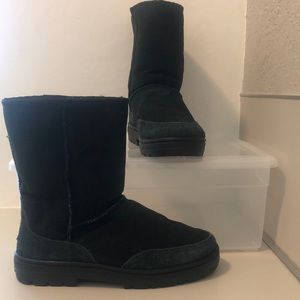 Ugg boots, black with grey accent, wool lined, #5225, W6